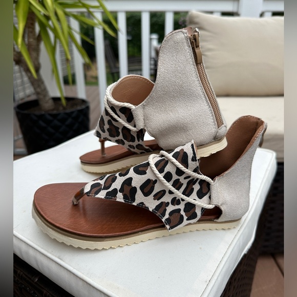 Brand New Leopard Print Sandal Size 8.5 - Picture 3 of 7